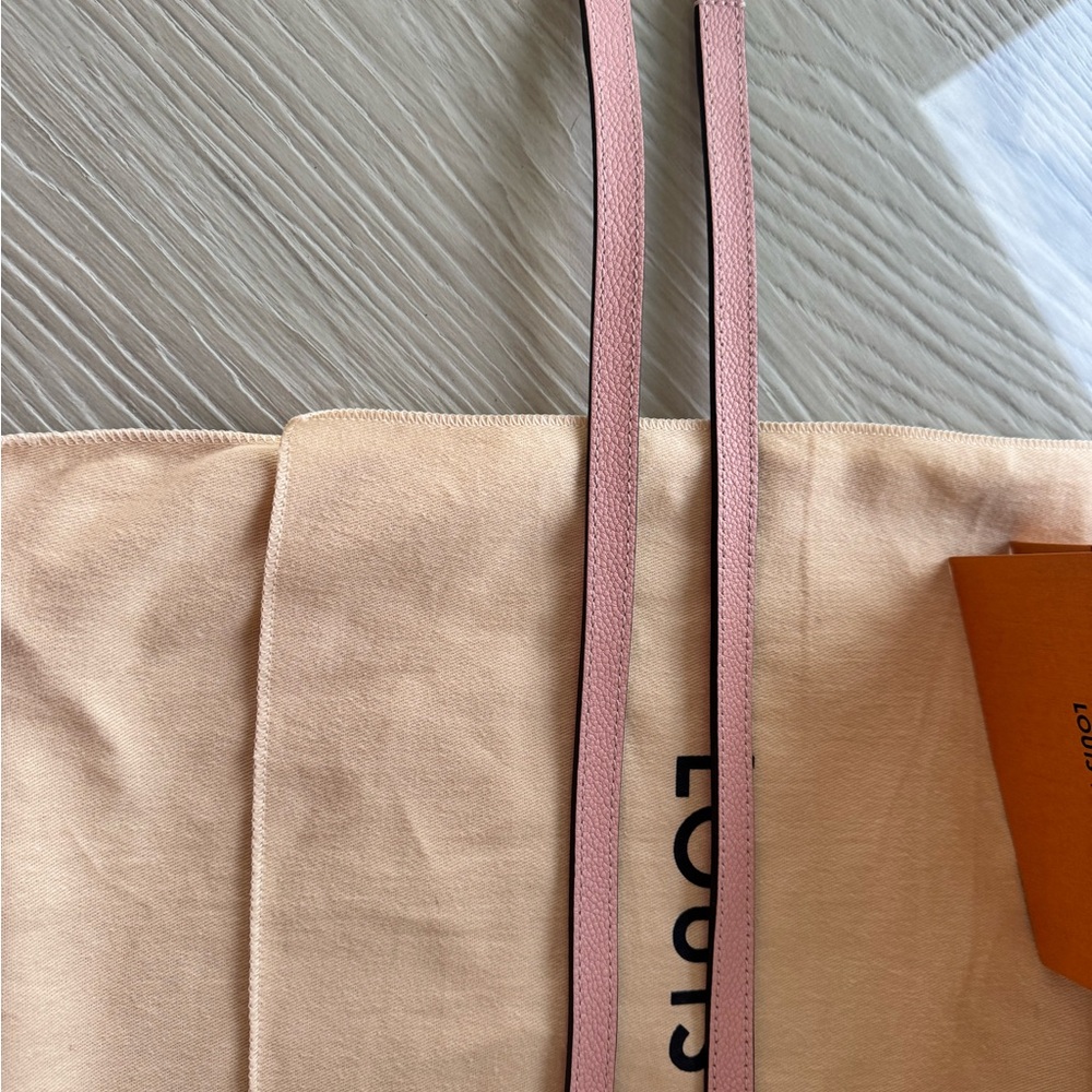 Louis Vuitton Clapton Backpack in Damier Ebene and Pink - Picture 5 of 16